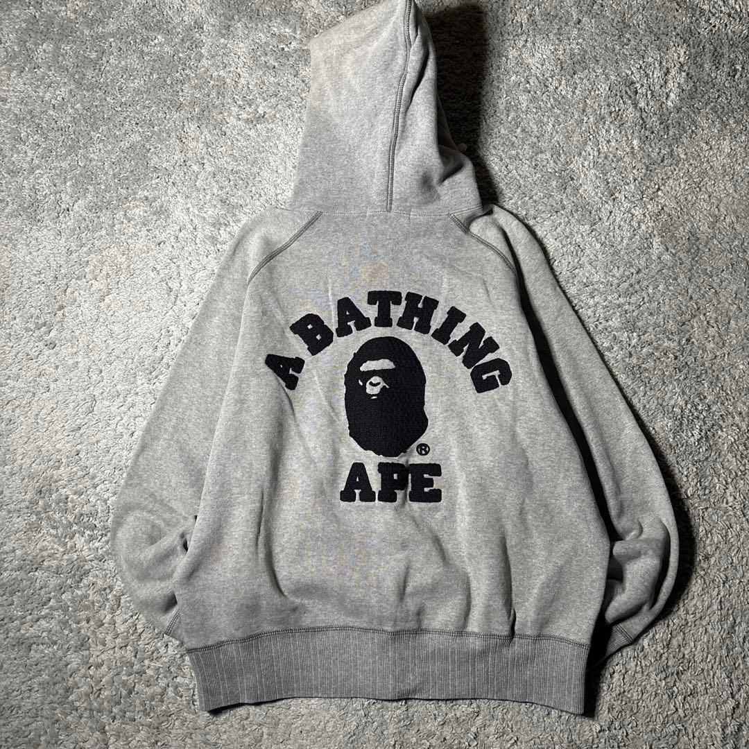 アベイシングエイプ　ジップパーカー　両面デザイン　アーチロゴ　パーカー　古着