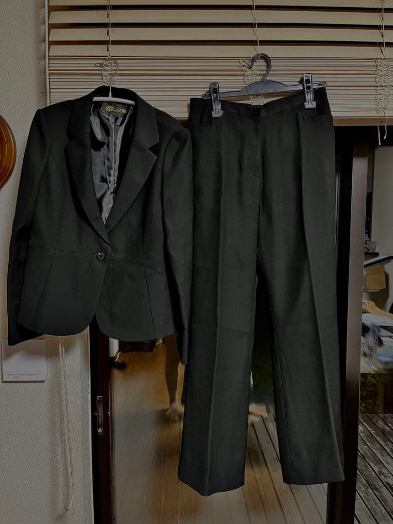 本日迄美品　東京ソワールパンツスーツセットアップ　11号ブラック　フォーマル漆黒 東京ソワール 喪服 レディース ブラックフォーマル ワイドパンツ 礼服