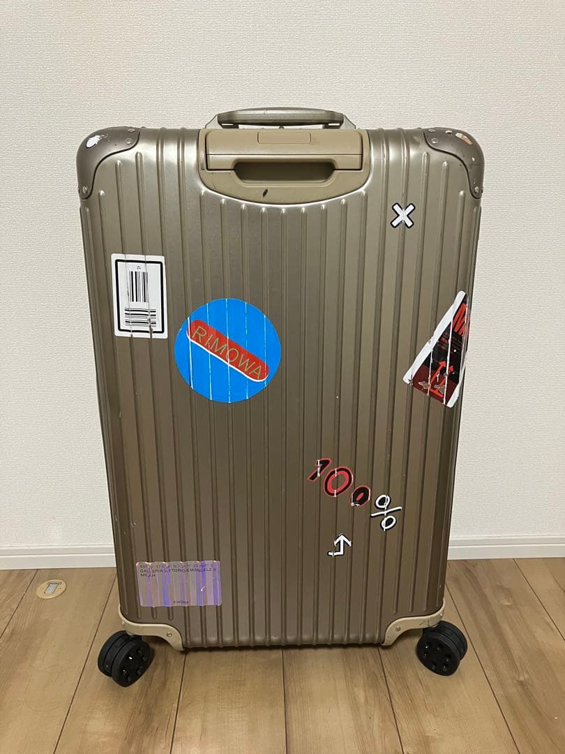 RIMOWA ゴールドキャリーケース