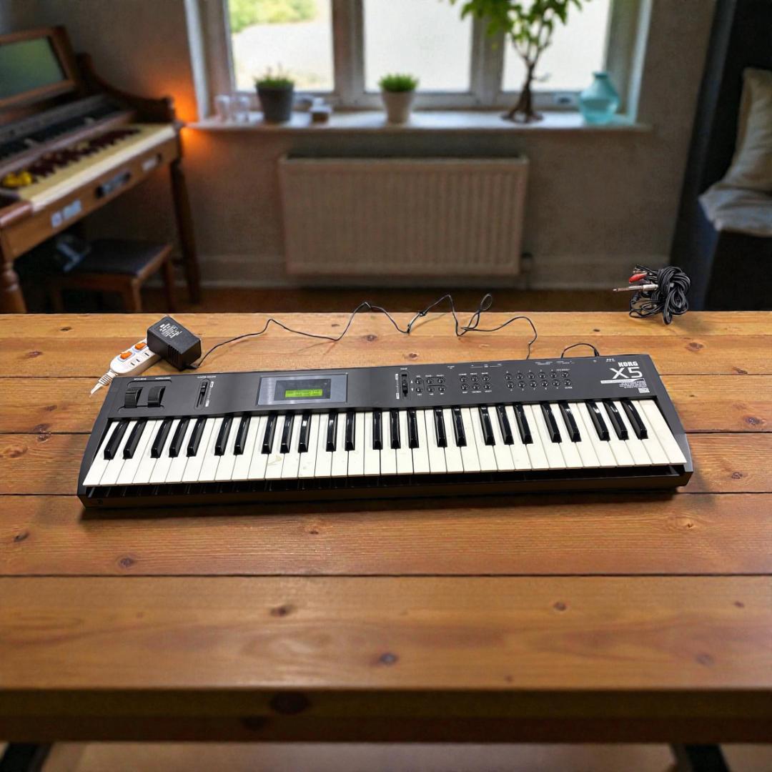 KORG X5 シンセサイザー 音出し確認済み 電源アダプター付属 61鍵