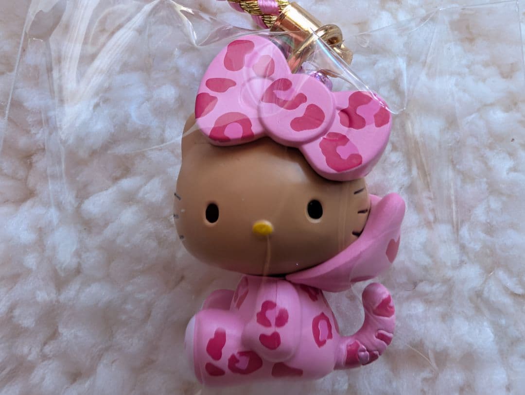 【激レア商品】大阪限定 日焼けギャルキティ根付け