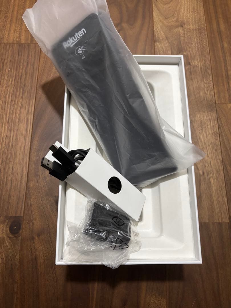 Rakuten Pay Terminal 本体と付属品