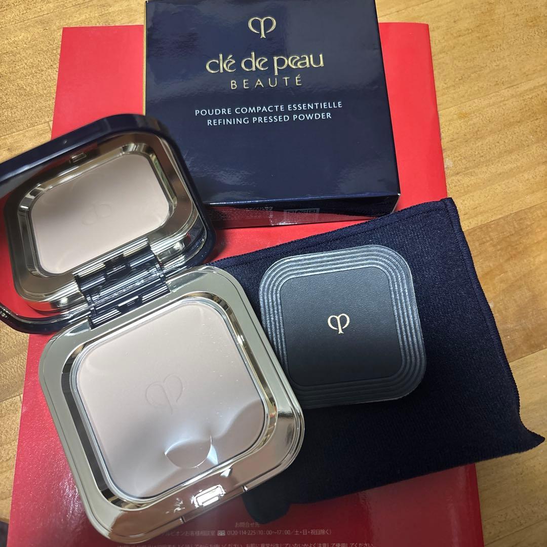 クレド・ボー　ポーテ　プードルコンパクトエサンシエルn