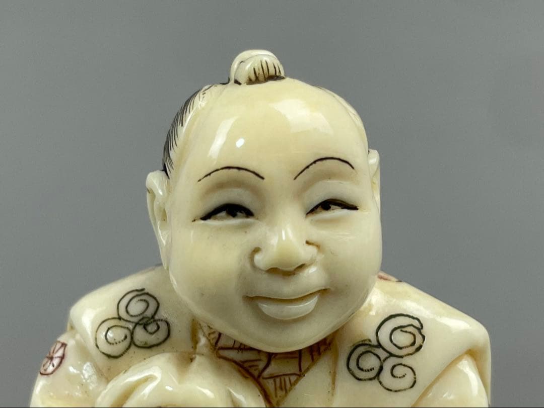 カバ牙製 根付 犬を抱く唐子 提物 骨董品 古美術 置物 天然