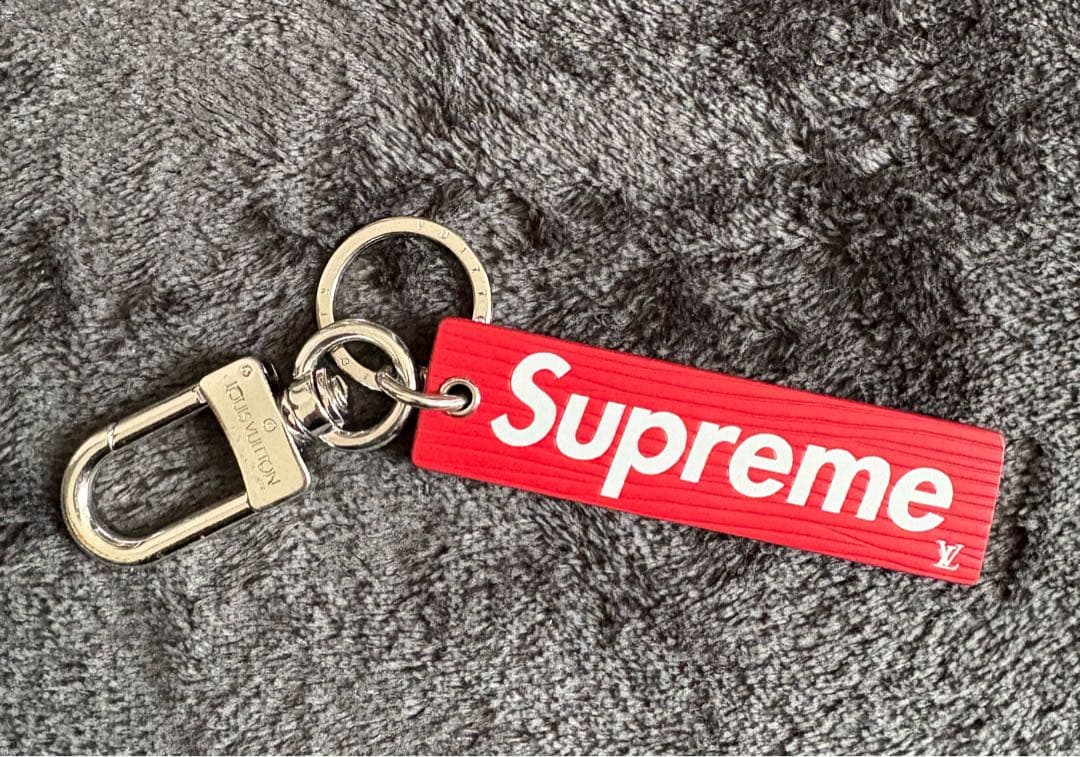 ✴︎Supreme & LVコラボ キーホルダー　美品✴︎