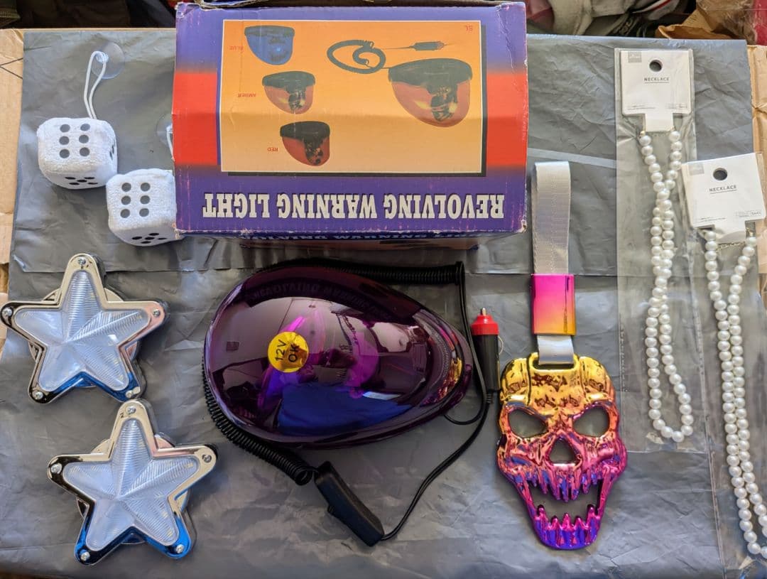 12Vスイッチ付き電球タイプ回転灯紫　サイコロ　星マーカー　ドクロつり革　他