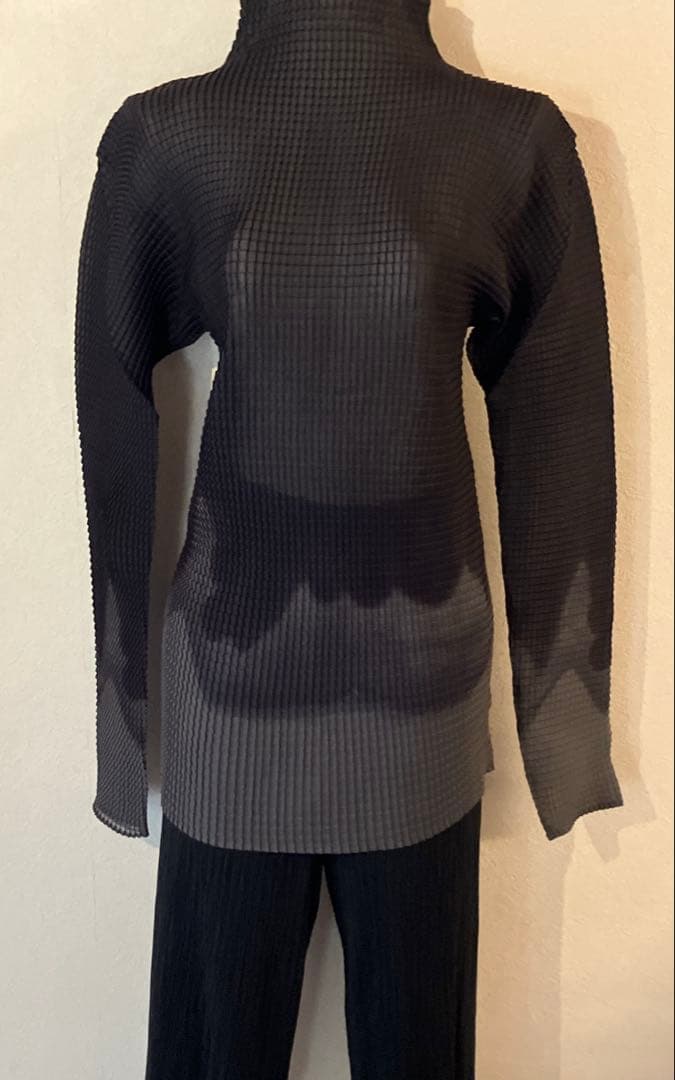 イッセイミヤケ　プリーツプリーズ　墨絵模様　裾長目