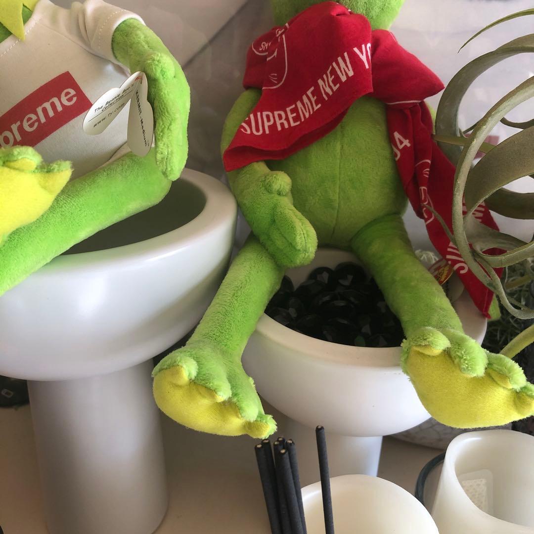kawa 様Supreme♡Kermit コラボ カーミットレア ボックスロゴ - メルカリ
