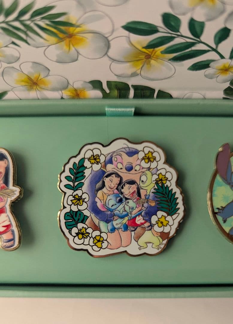 ディズニー ディズニーストア スティッチ 20周年 ピンバッジ - メルカリ