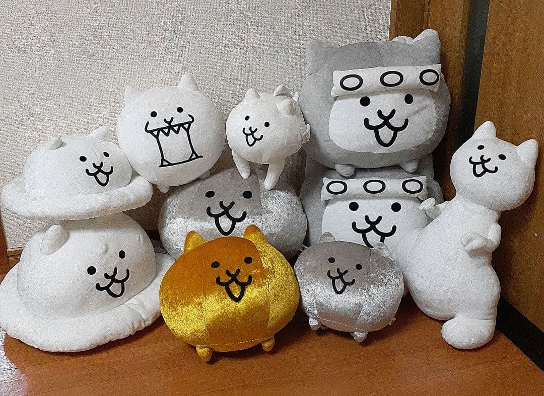 【にゃんこ大戦争】ぬいぐるみセット　金ネコ　銀ネコ　フィッシュ 金ネコ・銀ネコ セット にゃんこ大戦争 ぬいぐるみ 約25×15センチ程度