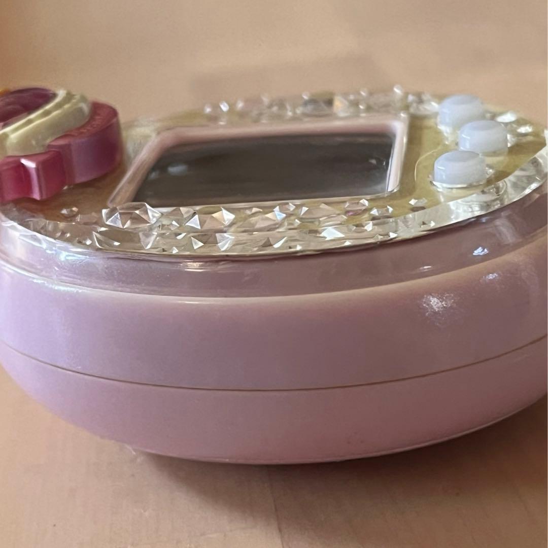 たまごっちピース本体（限定カラー）＆たまでこピアス(ドリームコフレ