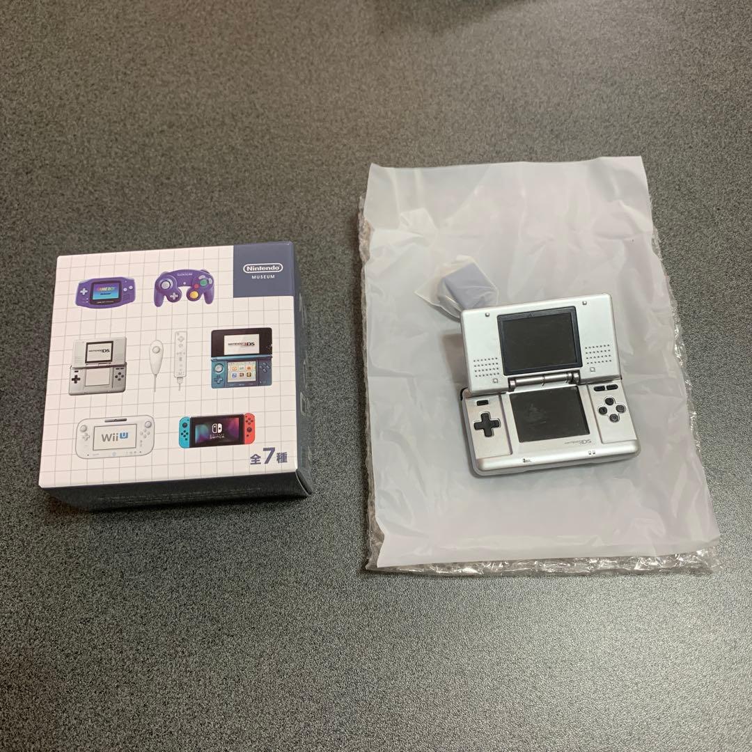 ニンテンドーミュージアム ゲームハードキーホルダー 2000-2017 - メルカリ