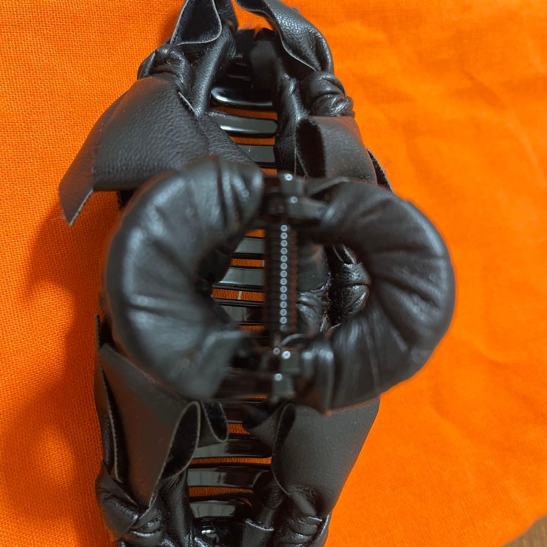 TRESSE レザーRUBAN リボンヘアクリップ - メルカリ