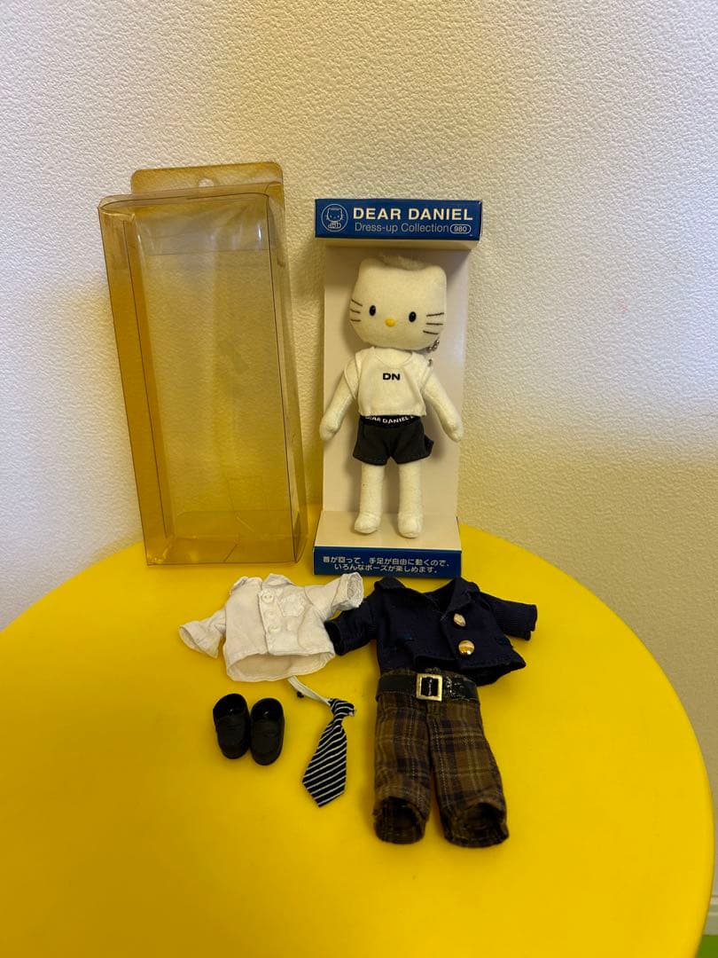 レトロ　キティ　ダニエル　ドレスアップ　コレクション　フィギュア　人形　サンリオ