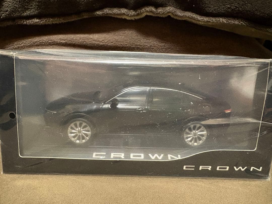 トヨタ クラウンクロスオーバー 非売品ミニカー Amazon | トヨタ 新型クラウン クラウンクロスオーバー 2022年モデル