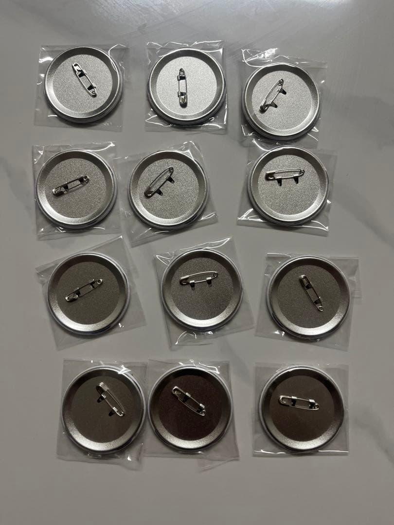 に*こ様 聖闘士星矢 黄金聖闘士 58mm缶バッジ ホルグラム 12宮