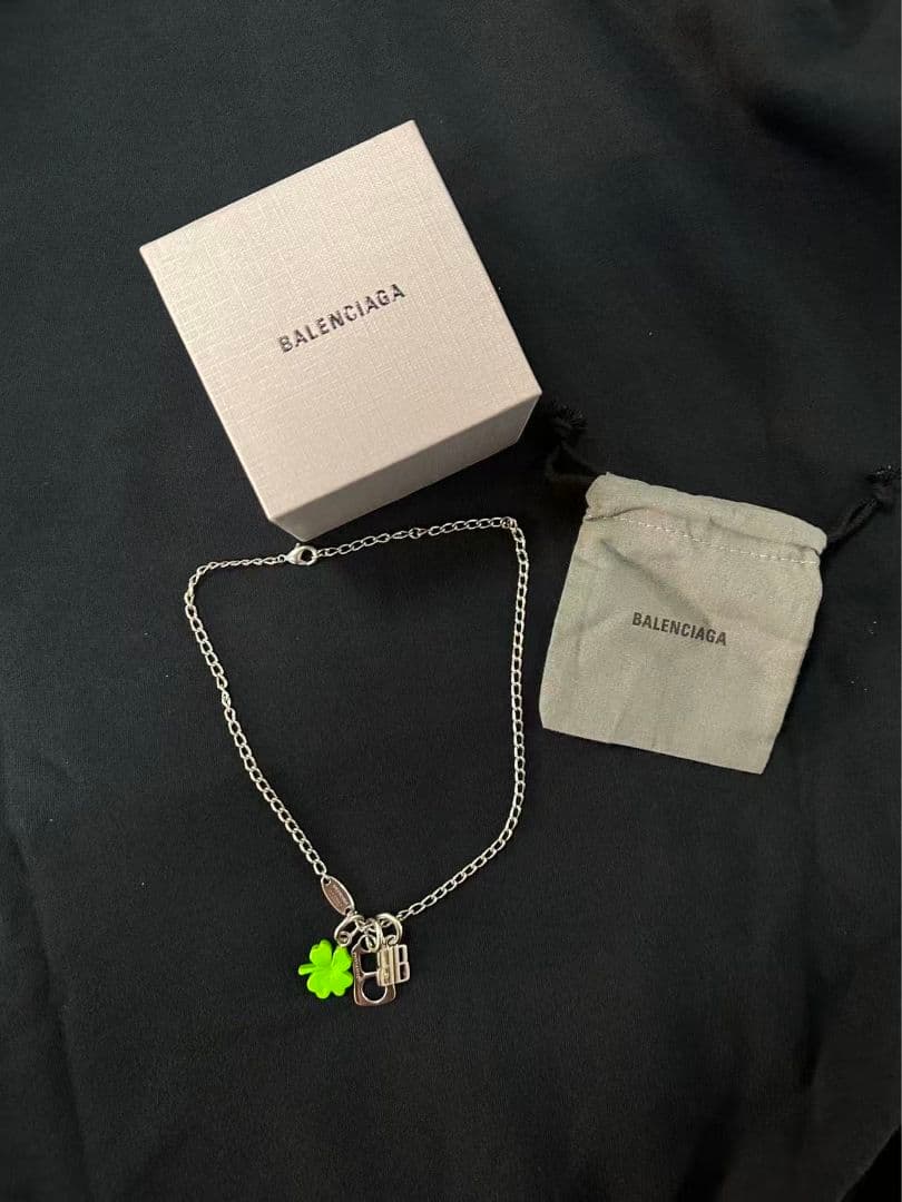 BALENCIAGA チェーンネックレス クローバー