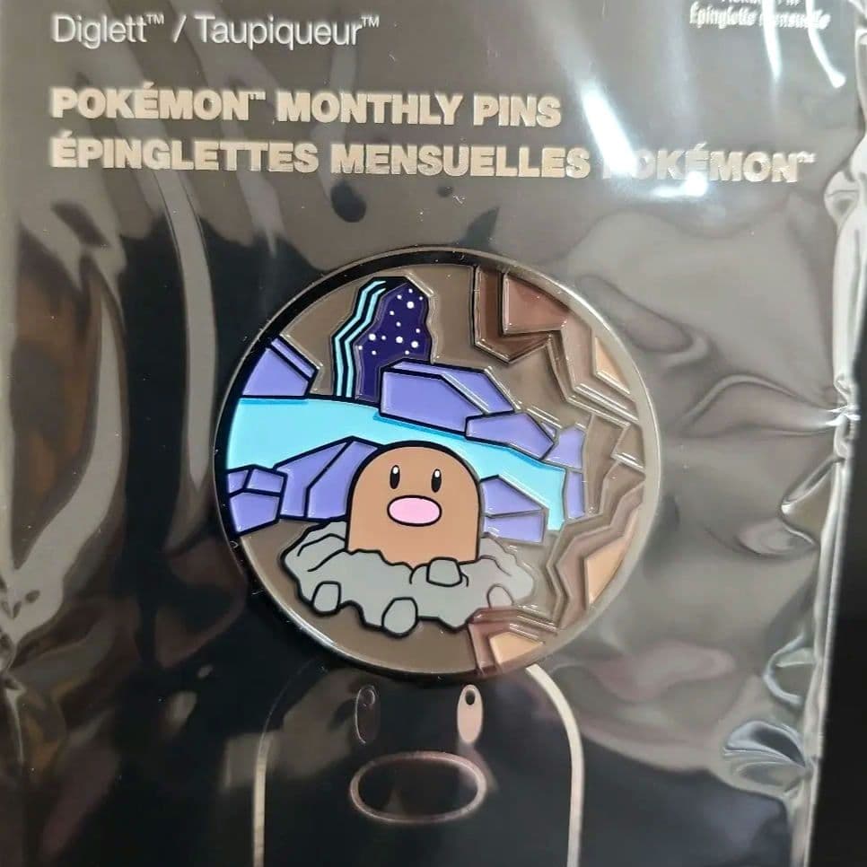ディグダ マンスリーピンバッジ ピンズ 海外ポケモンセンター サプライ