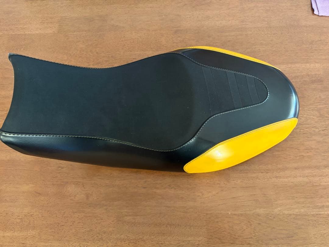 【最終価格】ドゥカティスクランブラーフルスロットル　純正シート