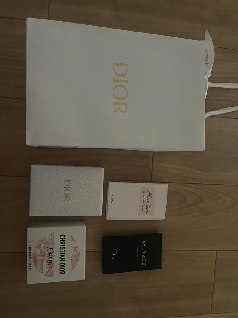 Dior ハンドクリーム、チャーム 試供品あり