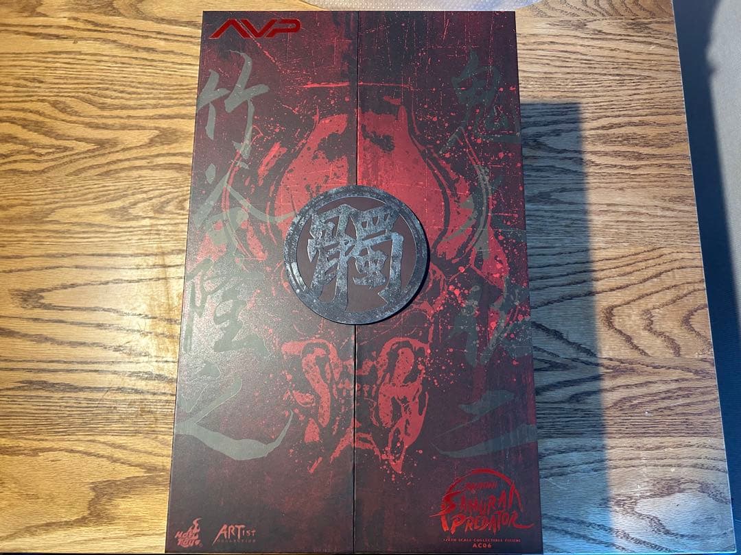 ホットトイズ 赤鬼サムライ・プレデター（竹谷 隆之 ｘ 鬼木 祐二） 1/6 アーティスト・コレクション】『エイリアンVS.プレデター』 1／6