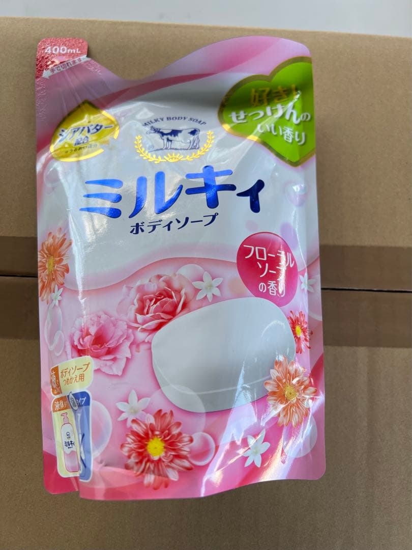 牛乳石鹸 ミルキィボディソープ つめかえ用フローラルソープの香400ml 32個