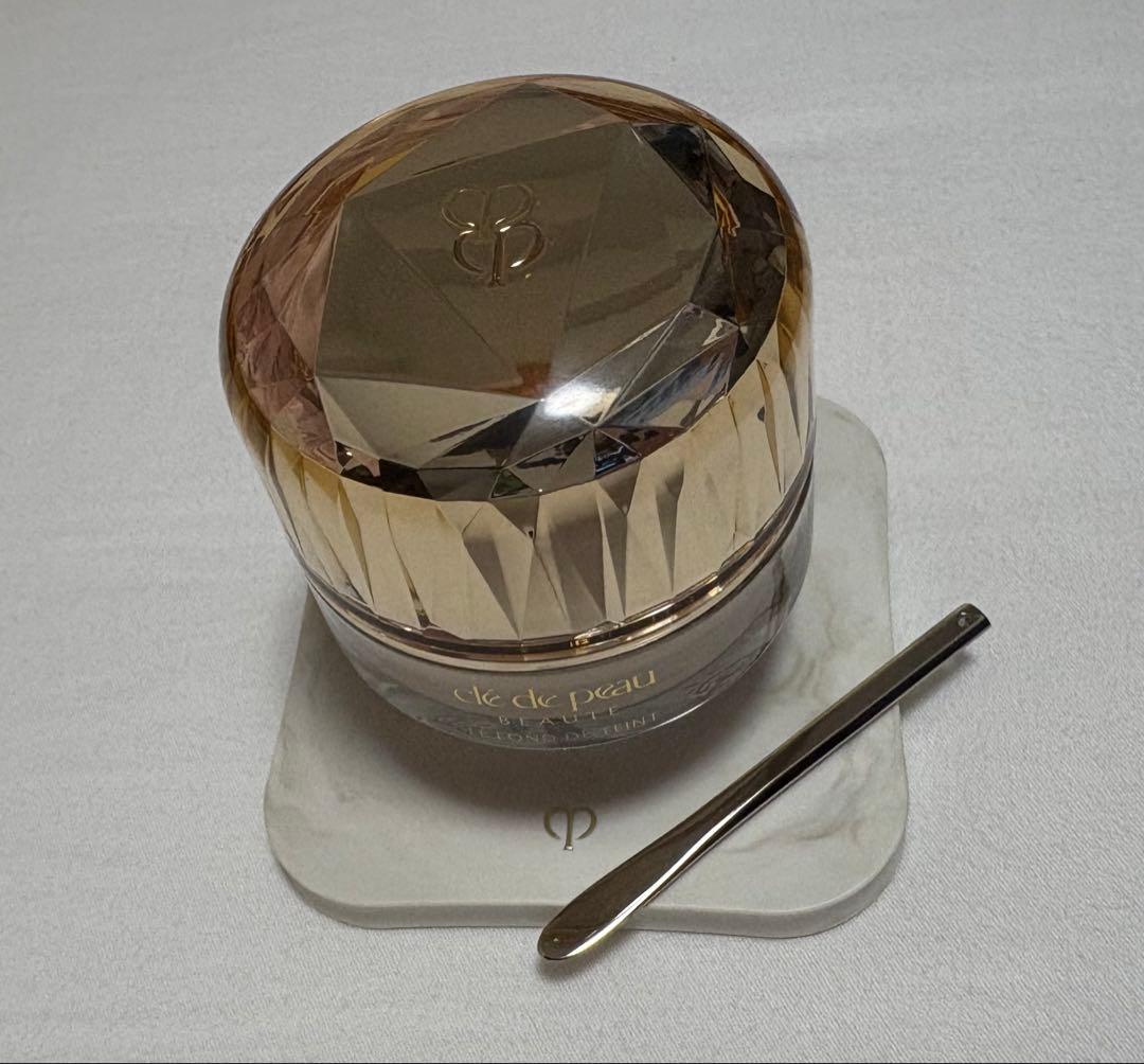 杏*子様 クレ・ド・ポー ボーテ　ル・フォンドゥタンｎ ル・フォンドゥタンn - ファンデーション - メイクアップ | クレ・ド