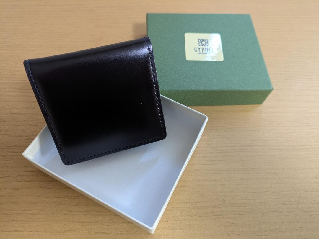 【新品・未使用】キプリス 小銭入れ（オイルシェルコードバン＆シラサギレザー）