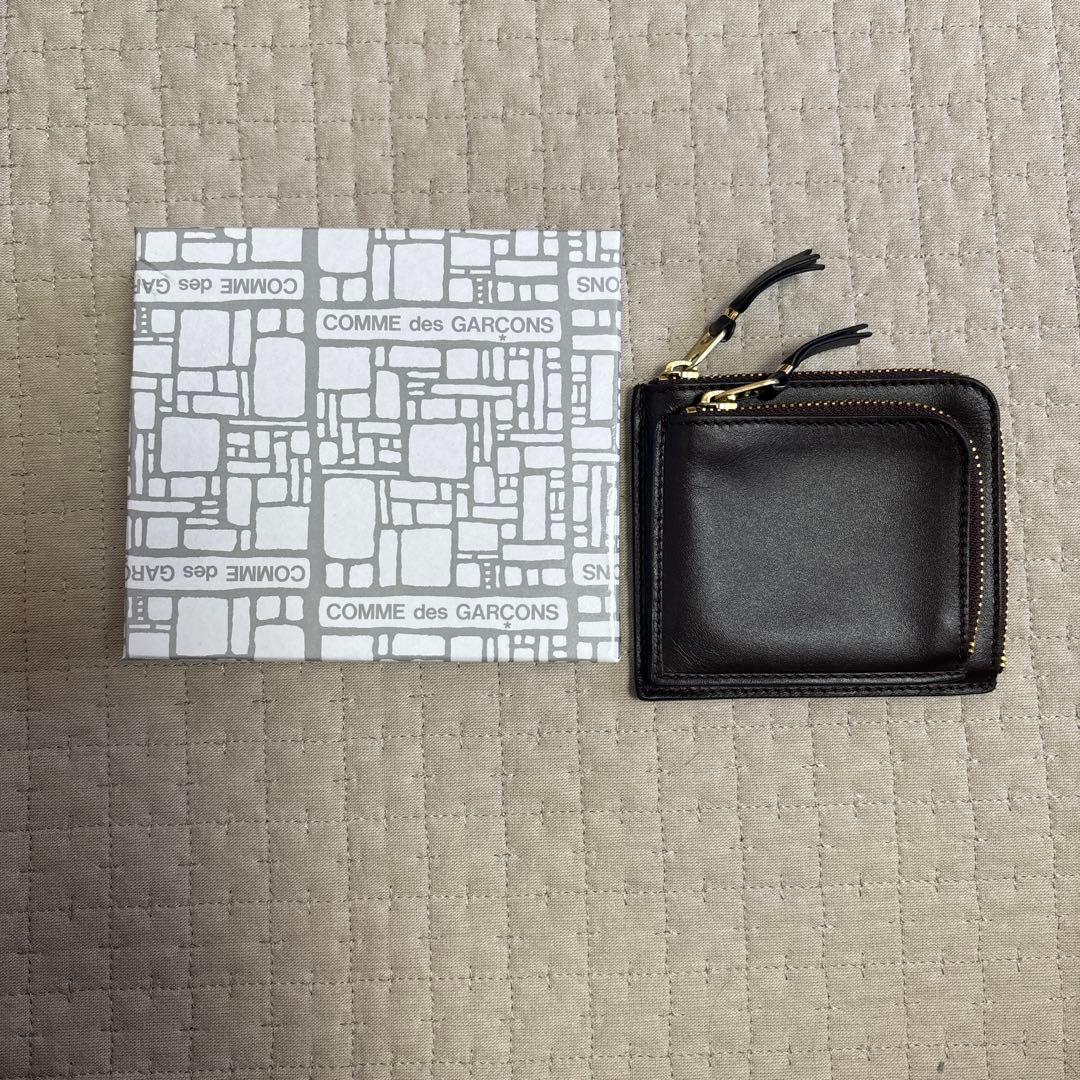 コムデギャルソン ケース アウトサイドポケット ミニ財布　ブラウン