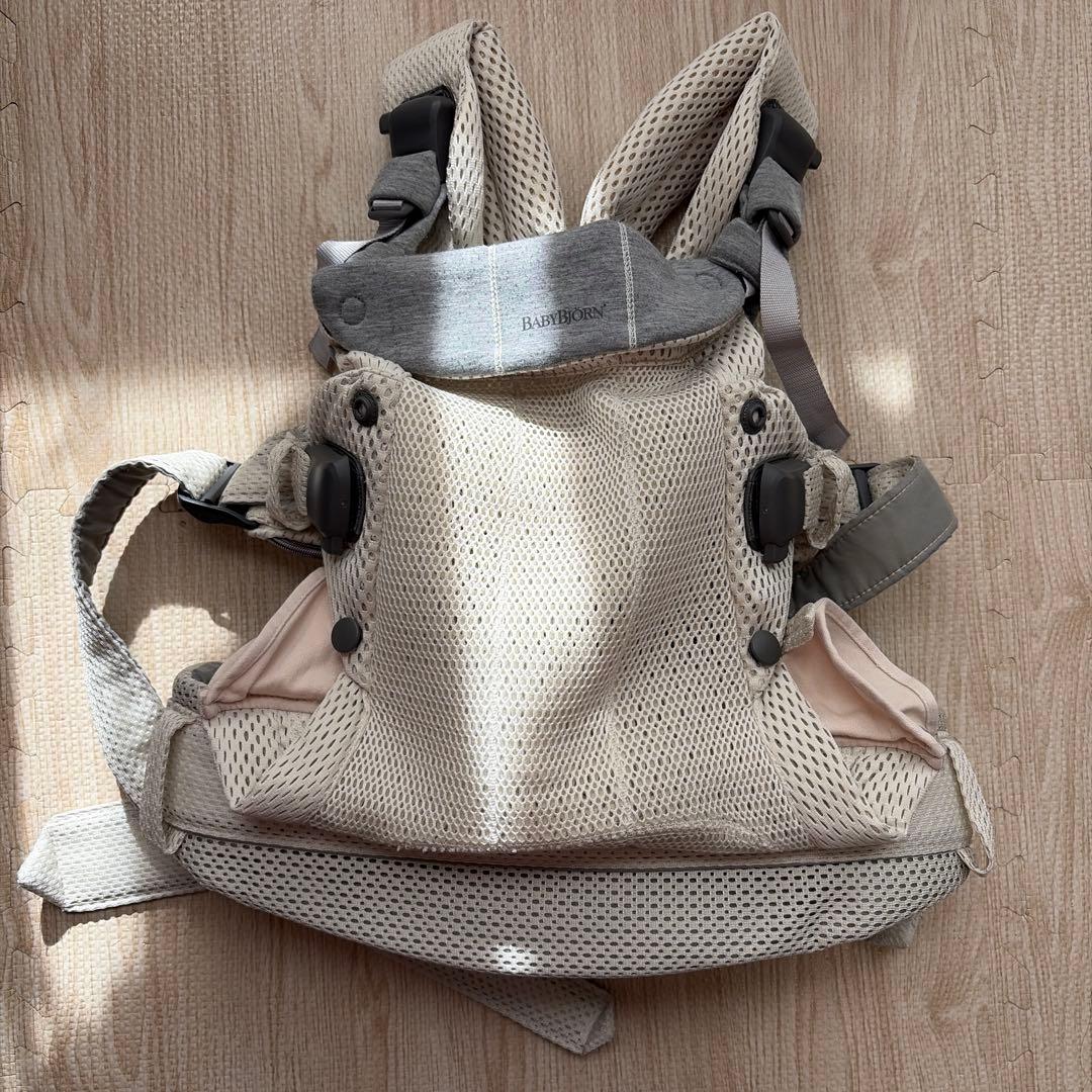 美品　ベビーキャリア HARMONY　クリーム