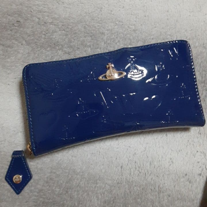 ヴィヴィアン 青 エナメル長財布(今ならおまけ付き) - メルカリ