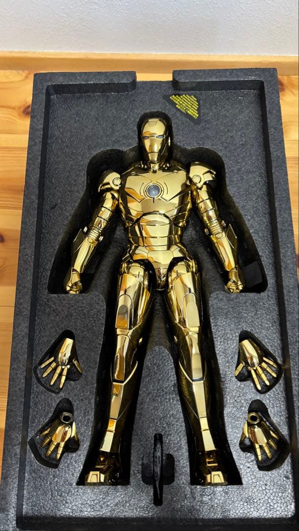 ホットトイズ アイアンマン・マーク3（ゴールドカラー） - メルカリ