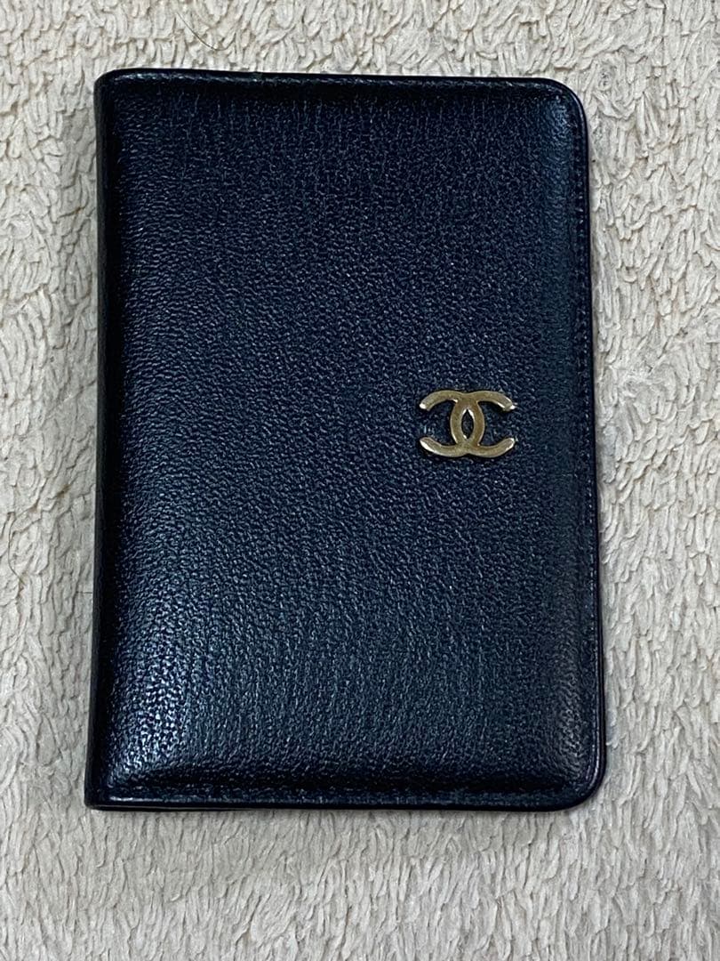 シャネル 黒 ミニ手帳カバー 名刺入れ アドレス帳 希少ソーブラック！ミニ財布としても◎CHANELカードケース (CHANEL