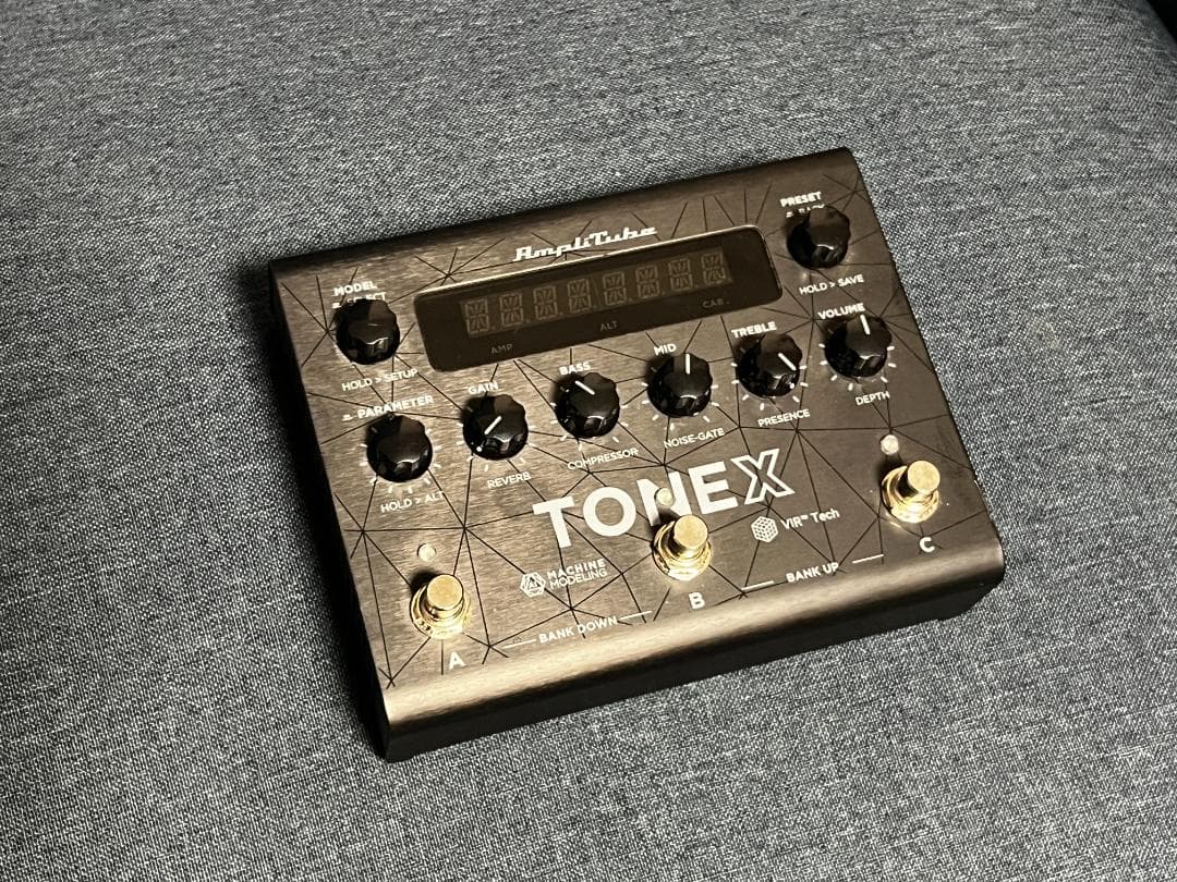 AmpliTube TONEX pedal アンプシミュレーター　ライセンスなし Amazon.com: IK Multimedia TONEX Pedal: Stereo multi-effects guitar