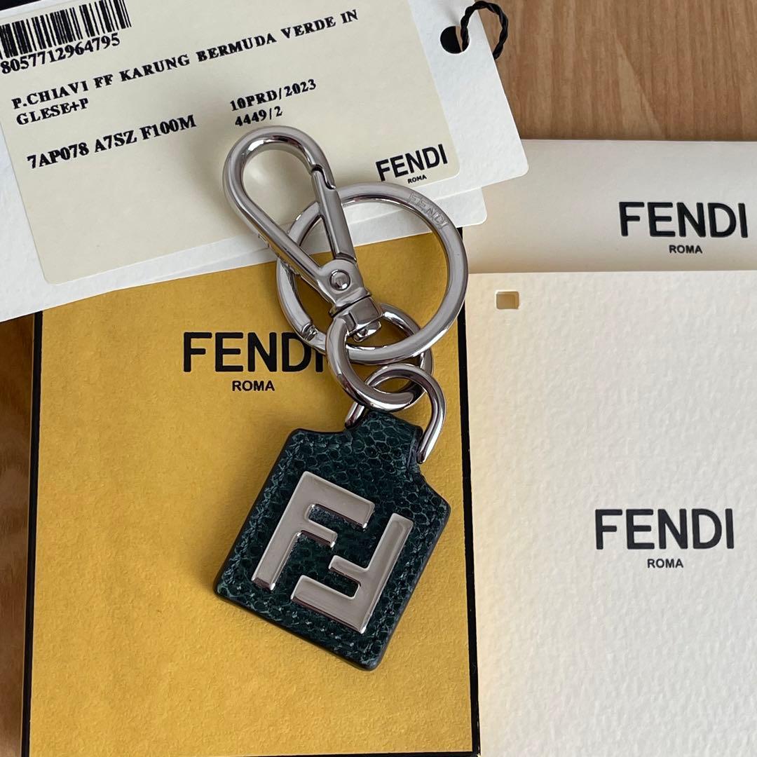 極美品　FENDI フェンディ　スクエアFF 　キーホルダー　ダークグリーン