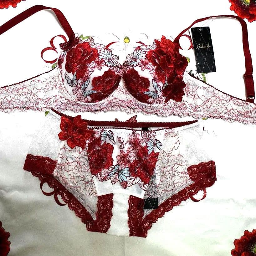 新品・タグ付き☆ワコール☆サルート☆８３G・ホリック☆ＩＶ☆Ｄ６５＆ローライズＭ