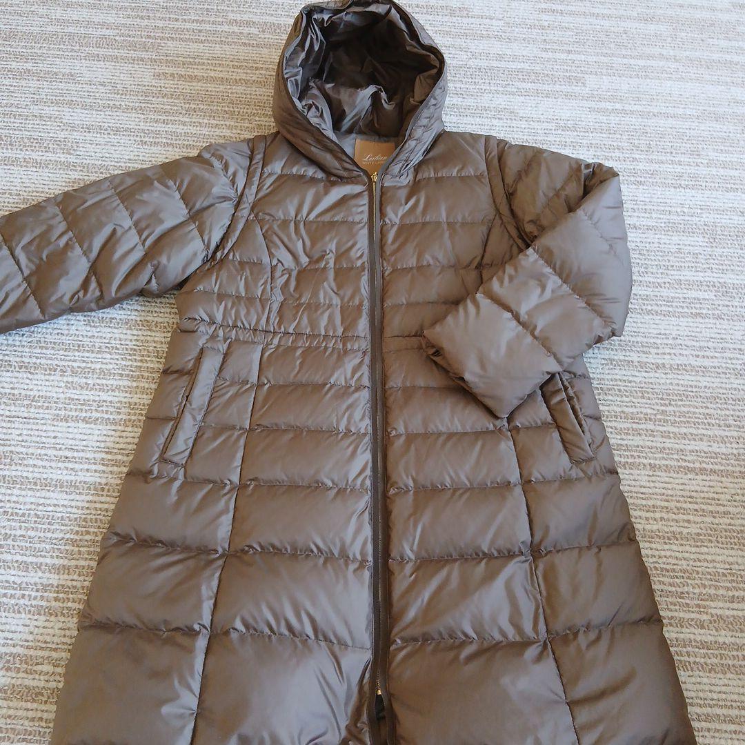 レリアンホワイトレーベルフード付きロング丈ダウンジャケット