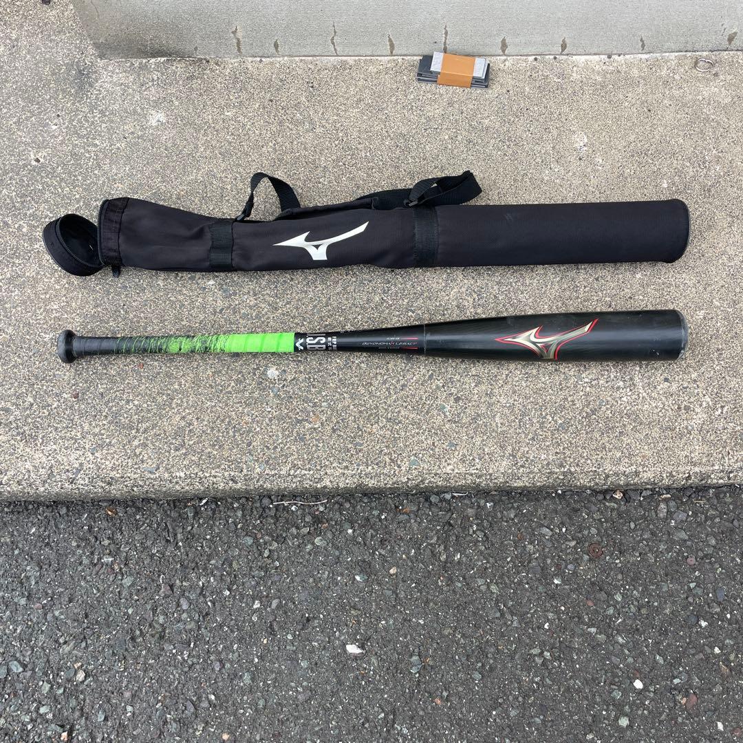 BEYOND MAX LEGACY 83cm ミドルバランス　バット ケース付き