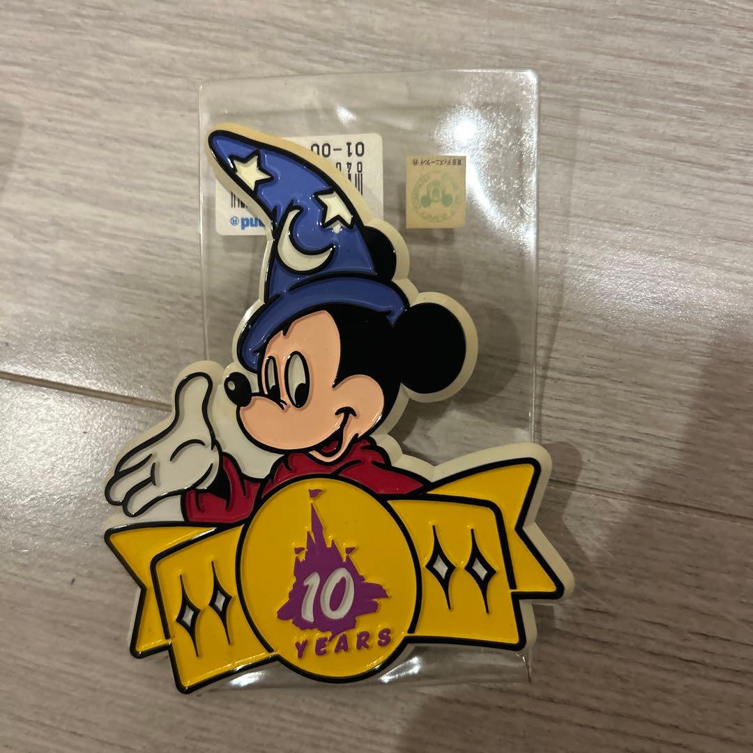 東京ディズニーランド ミッキー 10周年記念ピンバッジ - メルカリ