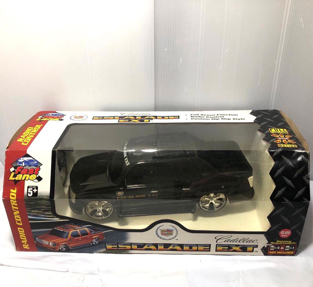 Cadillac Escalade EXT ミニカー キャデラック エスカレード - メルカリ