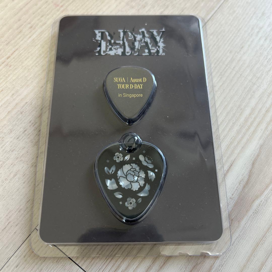 BTS SUGA シュガ AgustD D-DAY ギターピック シンガポール - メルカリ