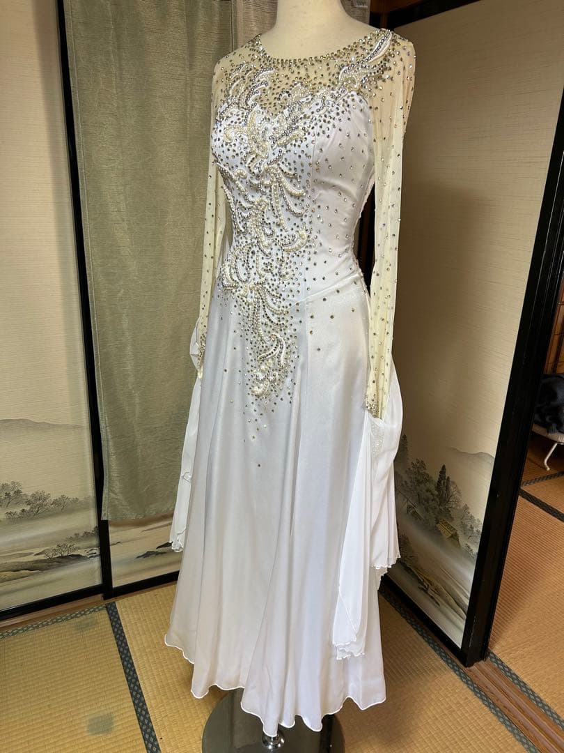 社交ダンスドレス ホワイトビーズ装飾長袖ダンスドレス Mサイズ