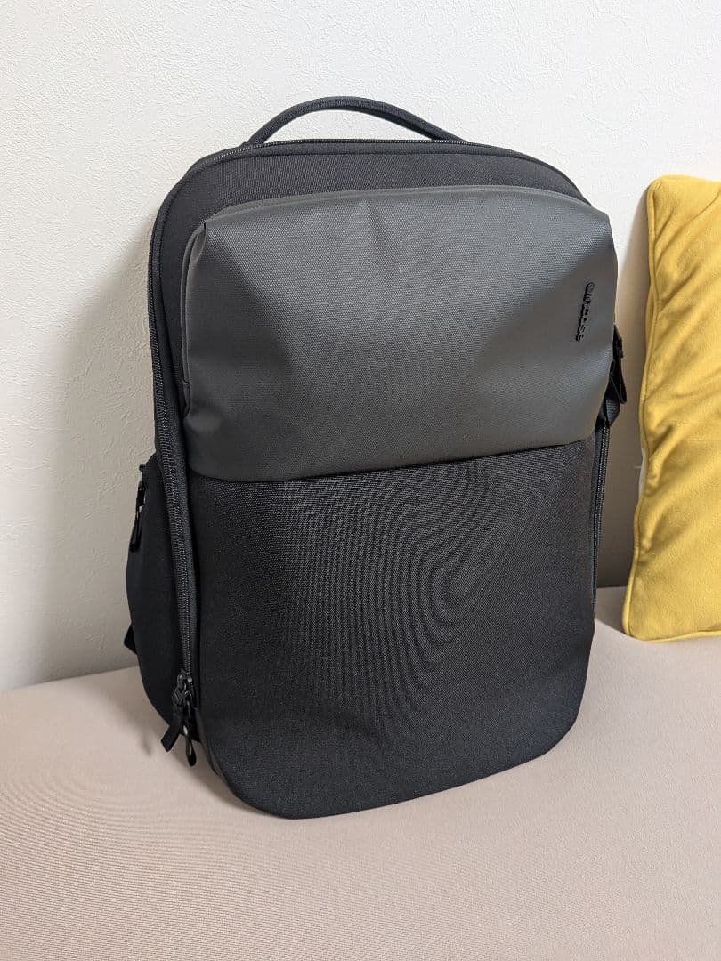 Incase ビジネスバッグ ブラック シンプルデザイン