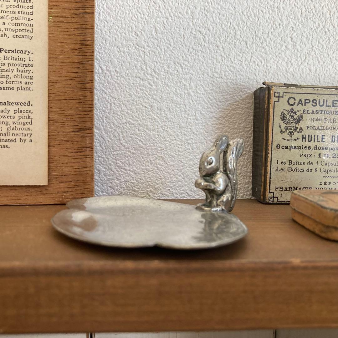 大変希少なアルフェニデ製アンティークピューター トレイ（りす）