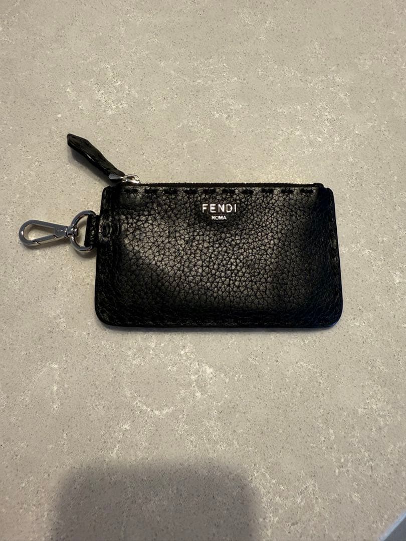 FENDI ブラックレザー　カード　　ケース