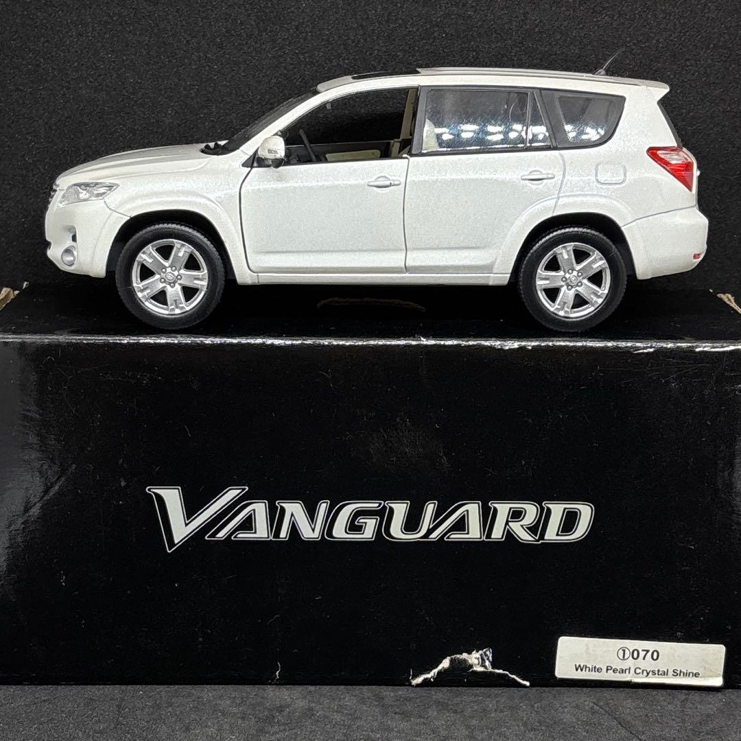1/30 トヨタ カラーサンプル ヴァンガード ホワイトパールクリスタルシャイン