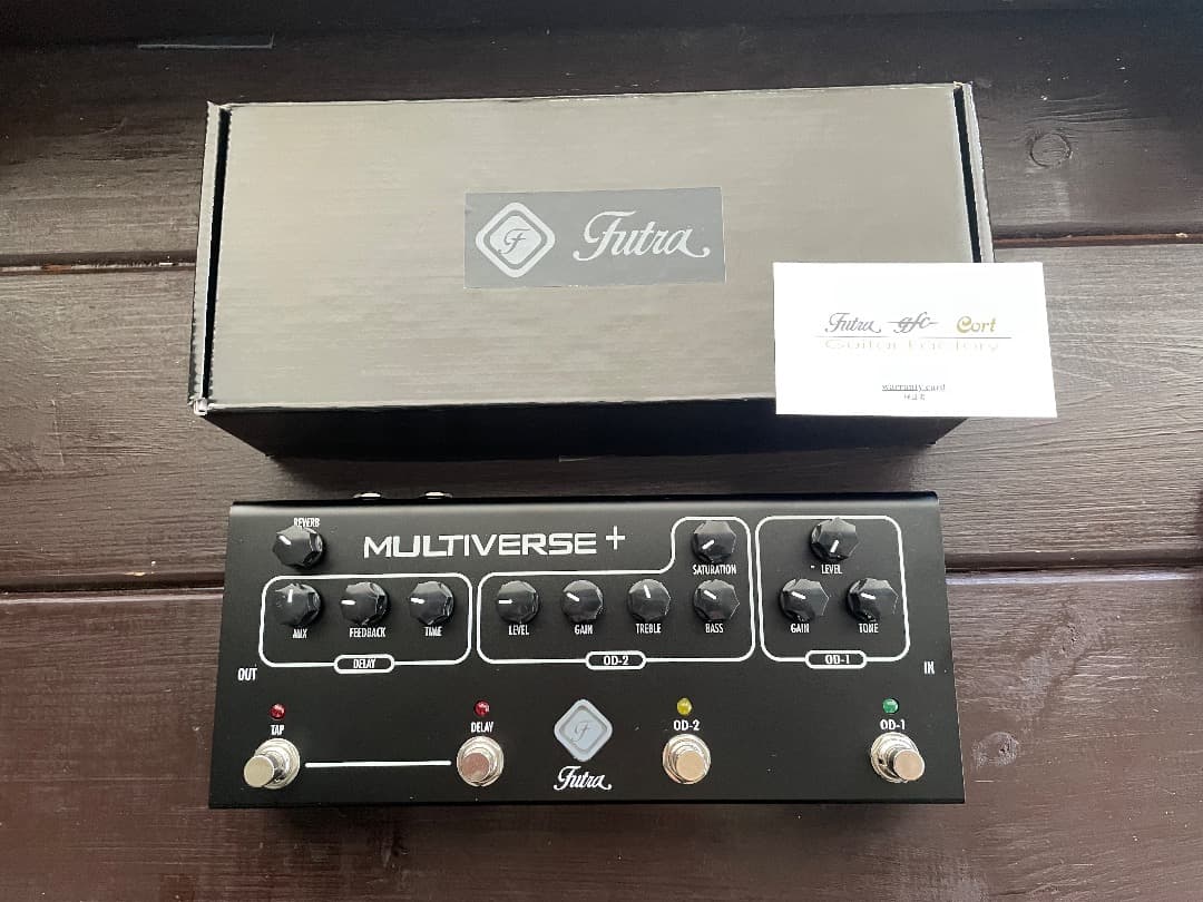 Futra MULTIVERSE + ギターエフェクター