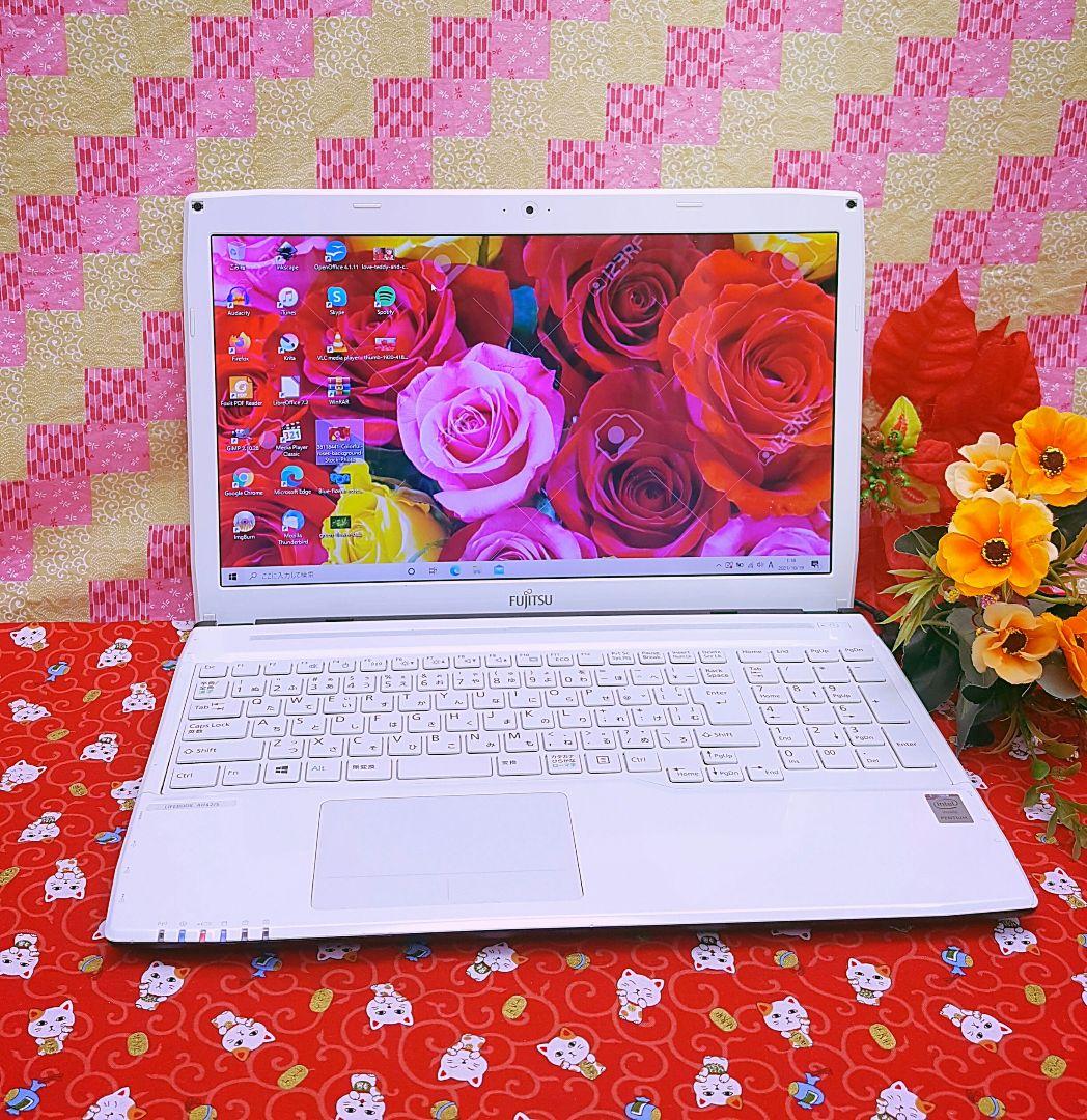 極上品！美品！テレワーク可能！ホワイト色！薄型モデル！新Win11搭載