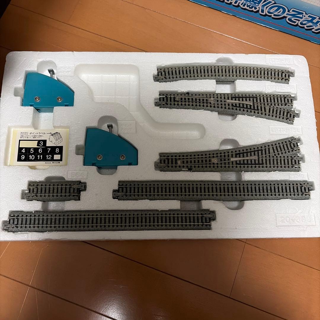 nゲージ KATO V1 島式ホーム待避線電動ポイントセット - メルカリ