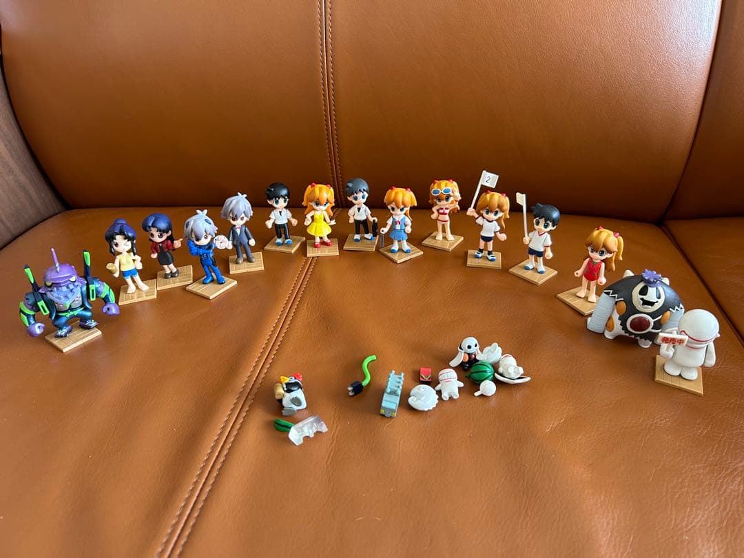 ぷちえゔぁぐらし エヴァンゲリオン フィギュアセット アスカ 碇シンジ Gasha Portraits エヴァンゲリオン」に「碇シンジ」と「アスカ」が登場